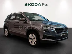 Gris / plateado Usado 2025 Skoda Karoq Selection SUV | 27.990 € (Caro)
