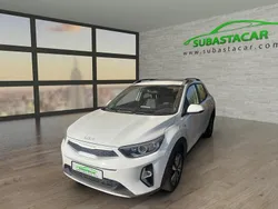 Blanco Usado 2023 Kia Stonic SUV | 14.050 € (Precio justo)
