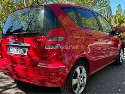 Rojo Usado 2006 Mercedes A180 Avantgarde Monovolumen | 4850 € (Precio justo)