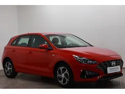 Engine red (sólido) Usado 2024 Hyundai i30 Berlina | 20.700 € (Precio justo)