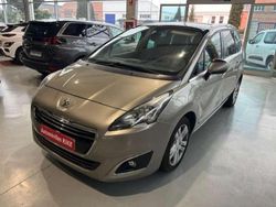 Gris Usado 2015 Peugeot 5008 Monovolumen | 8500 € (Precio justo)
