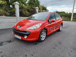 Rojo Usado 2010 Peugeot 207 Berlina | 6000 € (Un poco caro)