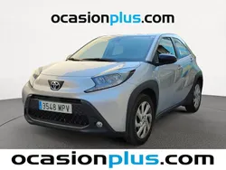Gris Usado 2024 Toyota Aygo Play Utilitario | 14.091 € (Precio justo)