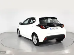 Blanco Usado 2024 Toyota Yaris Edition Berlina | 19.000 € (Precio justo)