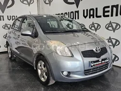 Gris / plata Usado 2008 Toyota Yaris Berlina | 4999 € (Precio justo)