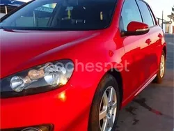 Rojo Usado 2013 VW Golf VII Advance Berlina | 7500 € (Super precio)