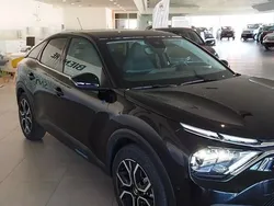 Negro perla nera Usado 2022 Citroën e-C4 Shine Berlina | 24.580 € (Precio justo)
