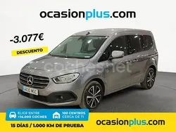 Gris / plata Usado 2023 Mercedes T180 Monovolumen | 26.150 € (Precio justo)