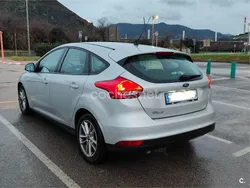 Gris / plata Usado 2016 Ford Focus Trend Berlina | 11.000 € (Precio justo)