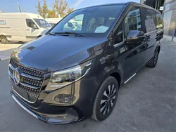 Negro Nuevo 2025 Mercedes V220 Avantgarde Monovolumen | 78.900 €