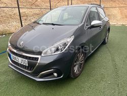 Gris / plata Usado 2017 Peugeot 208 Allure Utilitario | 7999 € (Buen precio)