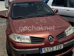 Granate Usado 2006 Renault Mégane II Berlina | 2600 € (Precio justo)
