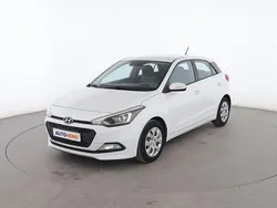 Blanco Usado 2015 Hyundai i20 Berlina | 10.899 € (Precio justo)