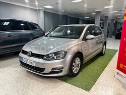 Gris / plata Usado 2013 VW Golf VII Advance Berlina | 8999 € (Precio justo)