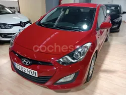Rojo Usado 2014 Hyundai i30 Berlina | 8990 € (Precio justo)