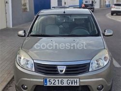 Beige Usado 2010 Dacia Sandero Lauréate Berlina | 4300 € (Precio justo)