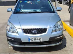 Gris / plata Usado 2006 Kia Rio EX Berlina | 4000 € (Precio justo)