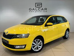 Amarillo Usado 2014 Skoda Rapid Ambition Berlina | 10.900 € (Precio justo)