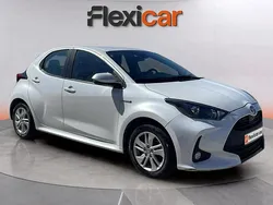 Blanco Usado 2021 Toyota Yaris Hybrid Active Utilitario | 14.490 € (Buen precio)