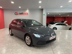 Gris Usado 2022 VW Golf VIII Life Berlina | 24.400 € (Precio justo)