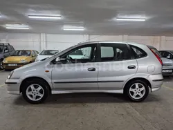Gris / plata Usado 2004 Nissan Almera Tino Acenta Monovolumen | 2980 €