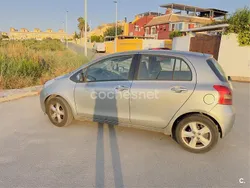 Gris / plata Usado 2007 Toyota Yaris Luna Berlina | 4500 € (Buen precio)