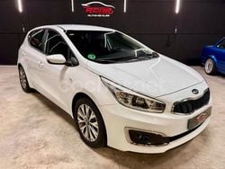 Blanco Usado 2017 Kia Ceed GT Berlina | 9490 € (Precio justo)