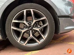 Gris Usado 2023 Kia Ceed Berlina | 17.990 € (Precio justo)