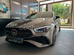 Gris / plata Usado 2023 Mercedes CLA200 Berlina | 39.900 € (Precio justo)