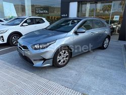Gris / plata Usado 2023 Kia Ceed Berlina | 17.500 € (Precio justo)