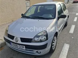 Gris / plata Usado 2002 Renault Clio II Authentique Berlina | 2250 € (Precio justo)