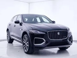 Santorini black (metalizada) Usado 2024 Jaguar F-Pace R-Dynamic SUV | 55.900 € (Caro)