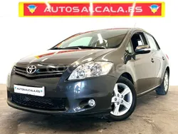 Gris / plata Usado 2011 Toyota Auris Active Berlina | 9499 € (Precio justo)