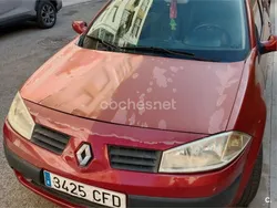 Granate Usado 2003 Renault Mégane II Authentique Berlina | 1200 € (Precio justo)