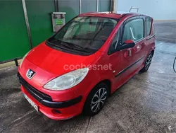 Rojo Usado 2005 Peugeot 1007 Utilitario | 2200 € (Super precio)