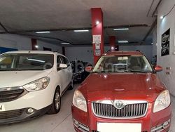 Granate Usado 2009 Skoda Roomster Style Monovolumen | 3600 €
