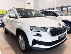 Blanco Nuevo 2025 Skoda Karoq Selection SUV | 30.900 € (Un poco caro)