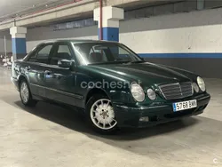 Verde Usado 2001 Mercedes E200 Elegance Berlina | 1800 €