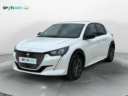Blanco Usado 2023 Peugeot e-208 Allure Utilitario | 19.795 € (Buen precio)