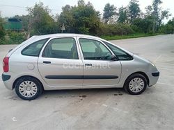 Gris / plata Usado 2006 Citroën Xsara Picasso Monovolumen | 2000 € (Precio justo)
