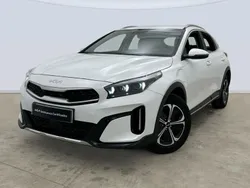 Deluxe white (hw2) Usado 2024 Kia XCeed SUV | 26.195 € (Precio justo)