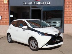 Blanco Usado 2015 Toyota Aygo X-play Utilitario | 8300 € (Precio justo)