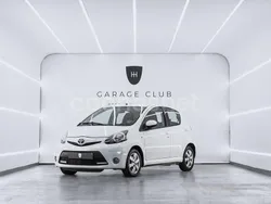 Blanco Usado 2013 Toyota Aygo City Utilitario | 5899 € (Precio justo)