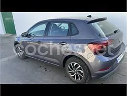 Gris / plata Usado 2022 VW Polo Life Berlina | 19.999 € (Precio justo)