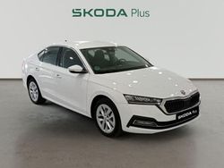 Blanco Usado 2024 Skoda Octavia Selection Berlina | 28.390 € (Un poco caro)