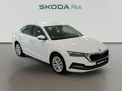 Blanco Usado 2024 Skoda Octavia Selection Berlina | 28.990 € (Precio justo)