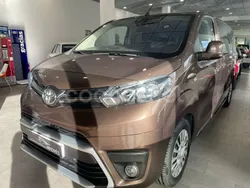 Marrón Usado 2023 Toyota Proace Verso Plus Familiar | 44.900 € (Caro)