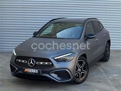 Gris / plata Usado 2024 Mercedes GLA200 SUV | 45.800 €