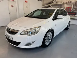 Blanco Usado 2010 Opel Astra Sport Berlina | 4990 € (Precio justo)