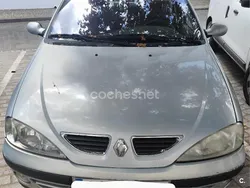 Gris / plata Usado 2001 Renault Mégane Authentique Berlina | 1200 € (Un poco caro)